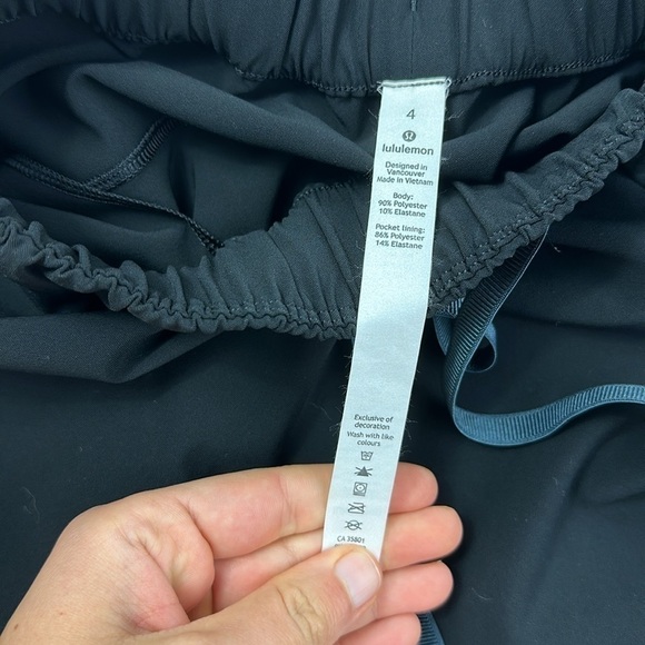 Lululemon On The Fly Skirt *21" Black - Picture 4 of 6